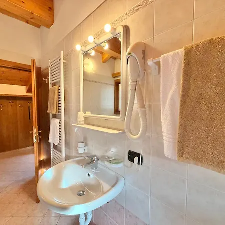 Zini Apartment *